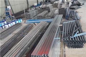 鋼架生產(chǎn)車(chē)間.6